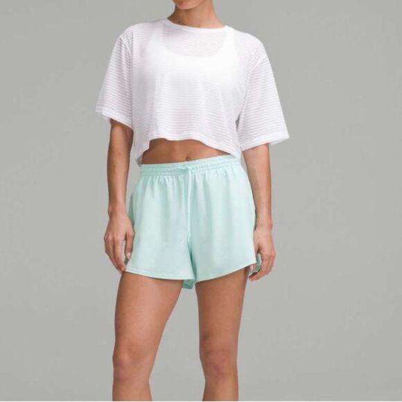 Lululemon Lightweight High Rise Relaxed fit training shorts size 6 ideal mint